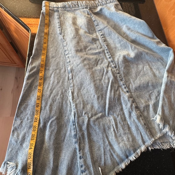 All Saints Light Blue Asymmetrical frayed hem denim skirt. Size 6 - Picture 8 of 8